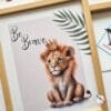 yapraklı-aslan-naturel Safari - Aslan, Zürafa ve Fil 3’lü Set- v01 - Doğal Ahşap Çerçeveli, Bebek ve Çocuk Odası Tablo Seti