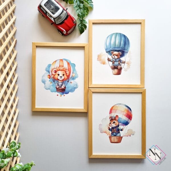 Nursery-Wall-Art-Safari-Animals-and-Balloons Balon Temalı 3'lü Set - Aslan, Ayı, Sincap - Doğal Ahşap Çerçeveli, Bebek ve Çocuk Odası Tablo Seti